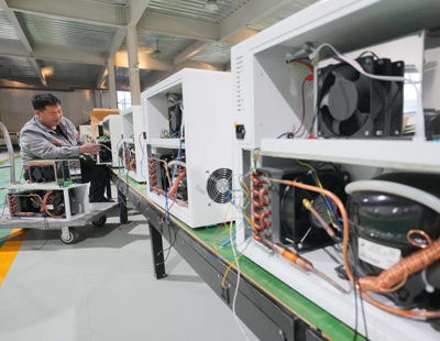 匠心繪盛世，科技映光明——全國年畫傳承人獻禮建黨百年暨視力保健儀技術開發紀實